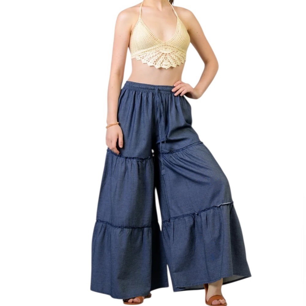 New with Tags Rhea Women’s Wide Leg Tiered Pants in Dark Denim